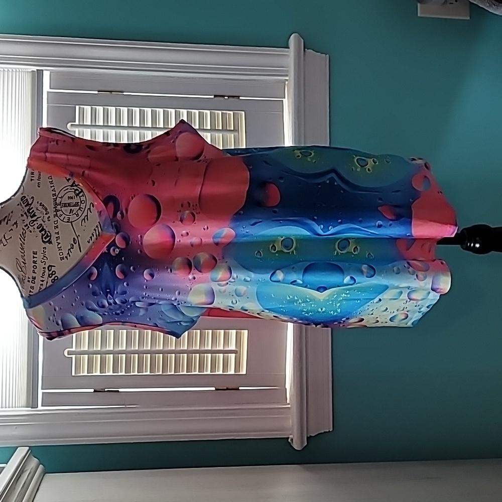 Bubble Themed V Neck Tank Top